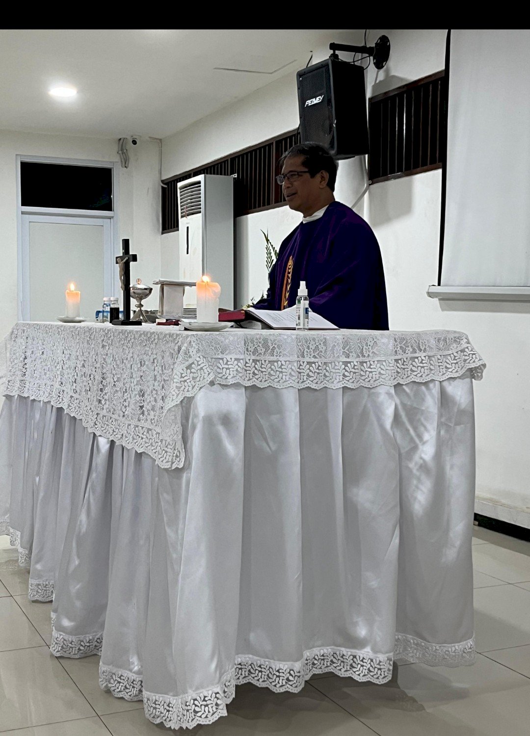 Palungan, Salib, dan Sakramen: Belas Kasih yang Menjadi Nyata